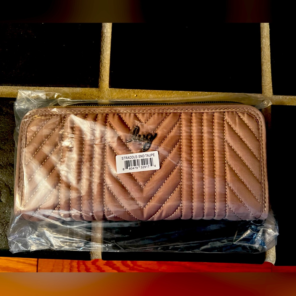 Lug Straddle Wristlet RFID Wallet NWT Taupe - Picture 6 of 6